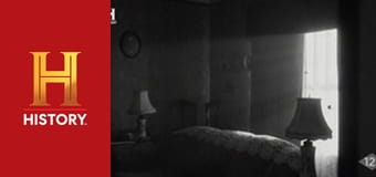 Доказательство где-то рядом, 4 сезон, 11 эп. Самопроизвольное возгорание человека, странный гул и взрыв НЛО.