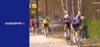 Велоспорт. Гонка "Dwars door Vlaanderen" в Бельгии.