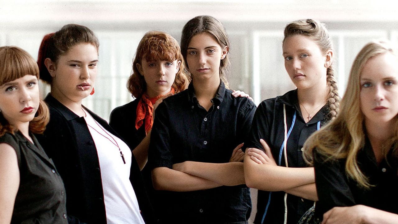 Foxfire: признание девичьей банды - SWEET.TV Foxfire: признание девичьей банды смотреть онлайн