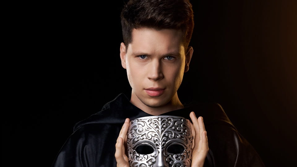 Gledajte The Traitors onlajn