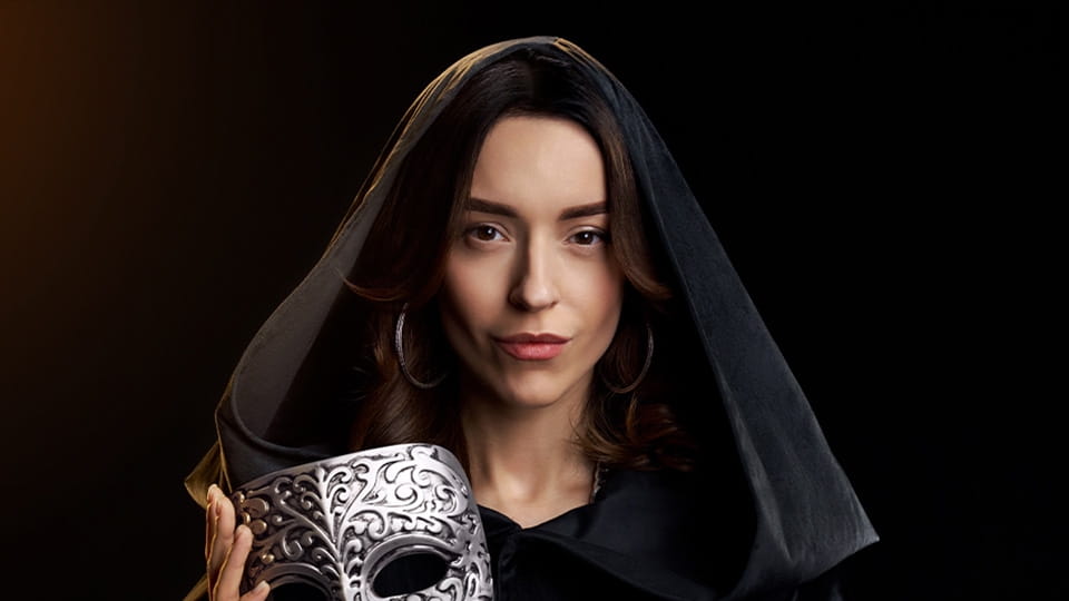 Ara The Traitors online