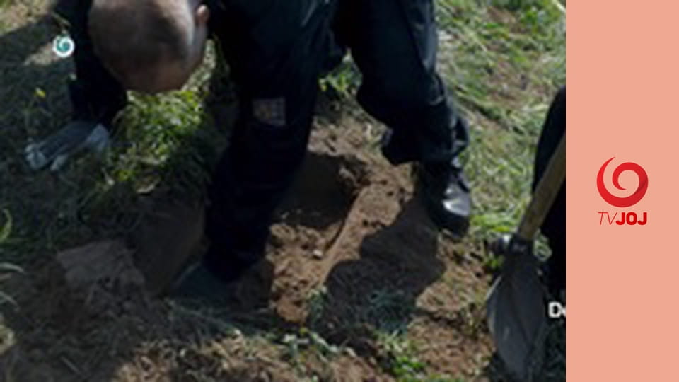 Neuer E8 - Medzi nebom a zemou