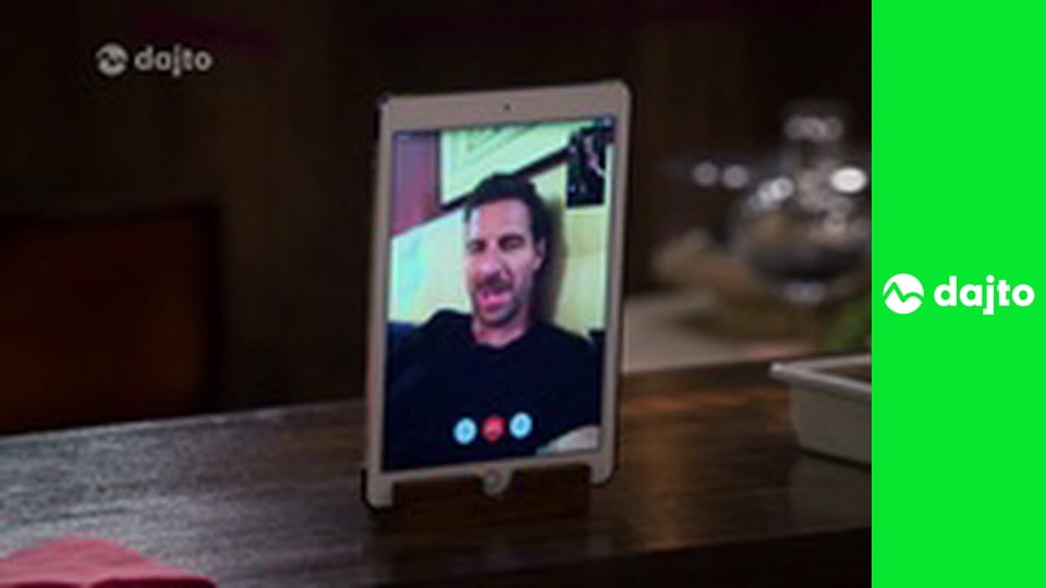 2 baby na mizine S6E9 - A z očí do očí