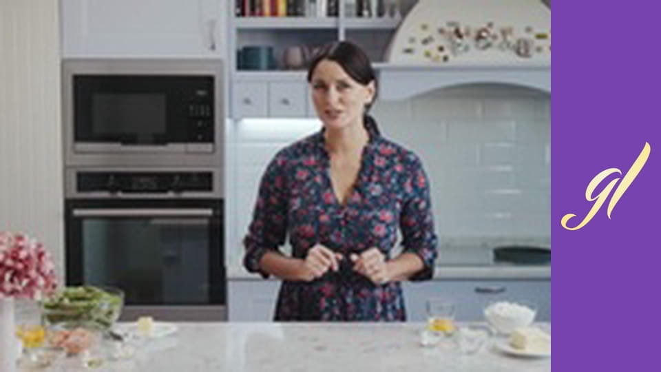 Cupcakes, pies, rolls and tarts with various fillings. Episode 2