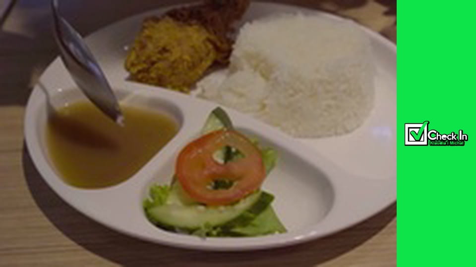 AZJATYCKI McDonald's i KFC - Co jedzą w AZJI?