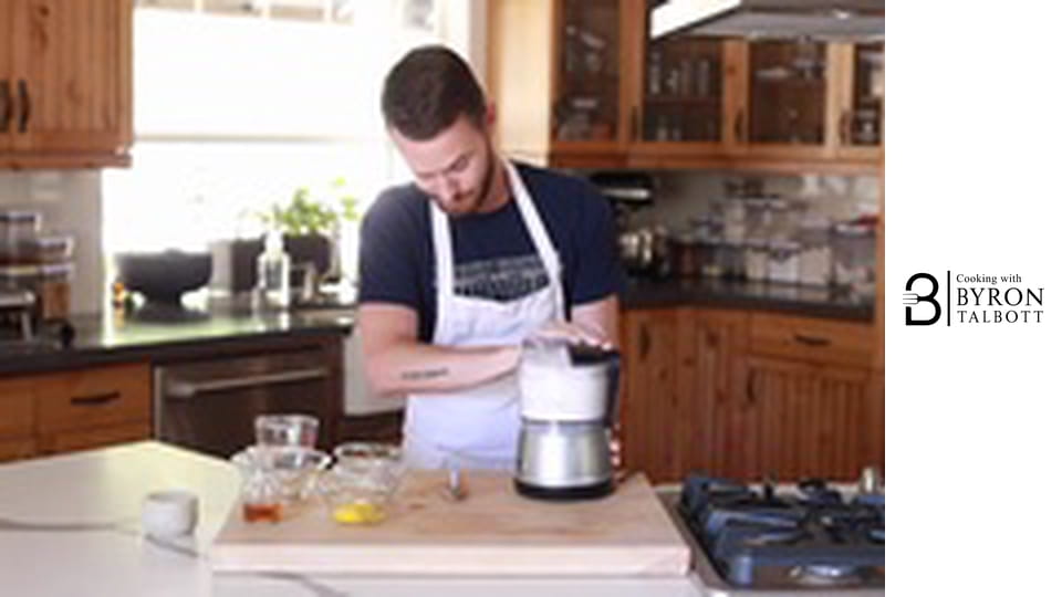 Cannoli Bites (Matcha, Dark Chocolate, Vanilla)