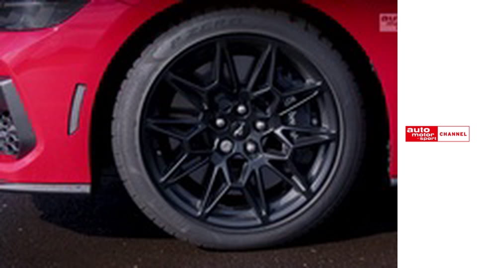 Automobilová aréna: Ford Mustang GT vs. Porsche 911 Carrera (9)