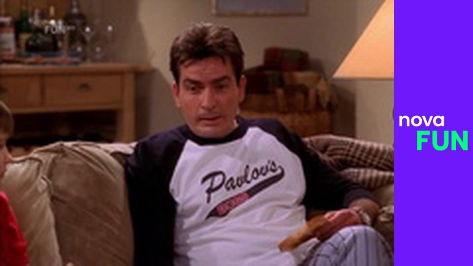 Dva a půl chlapa S1E6 - Zkusil jsi zavolat někomu ze spolku čarodějnic?