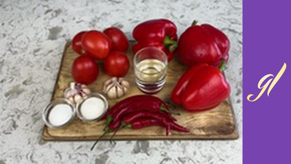 СИРА АДЖИКА З ПЕРЦЕМ ЧИЛІ Швидкий рецепт найсмачнішої аджики в домашніх умовах