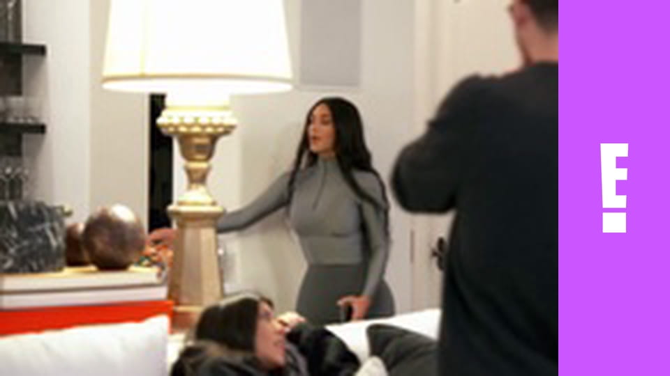 Keeping Up with the Kardashians S16E9 - Christmas Chaos