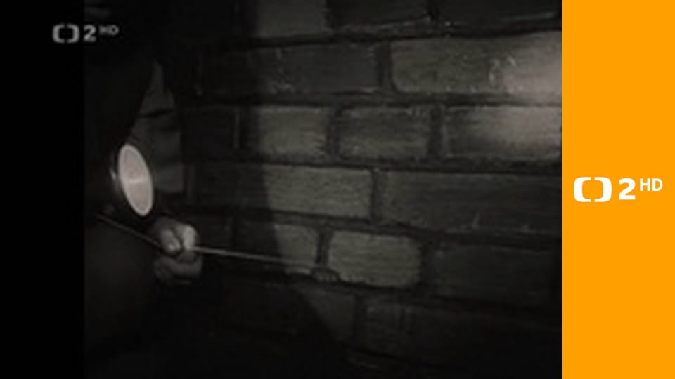 Za oponou velehor - Tři životy horolezkyně Diny Štěrbové