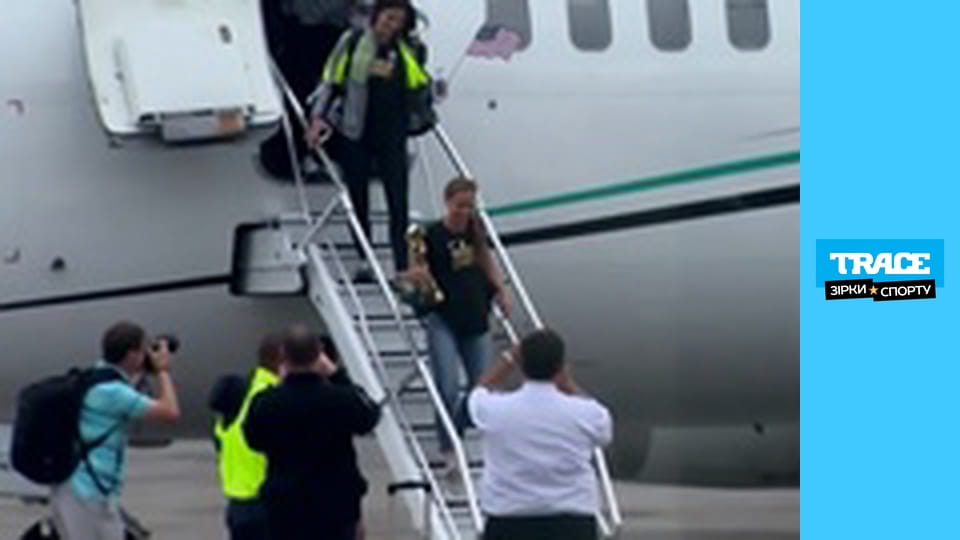 Непереможні: Американський Жіночий Футбол.