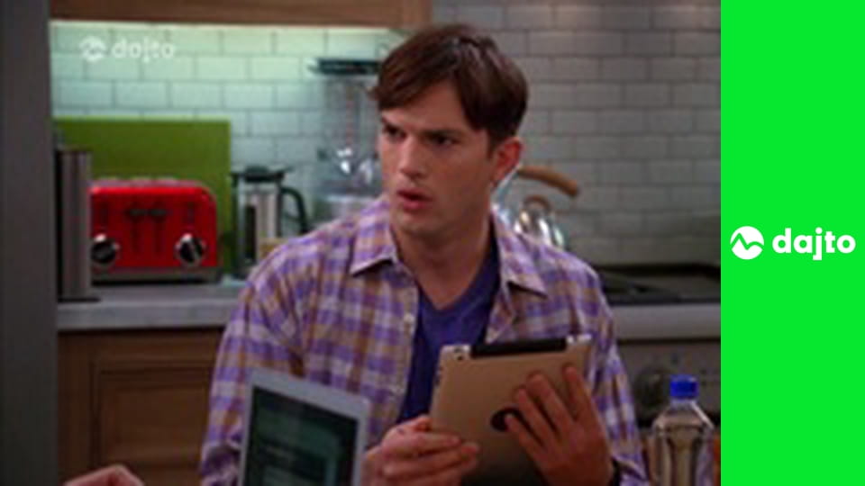 Dva a pol chlapa S10E9 - Keď močím, kričím