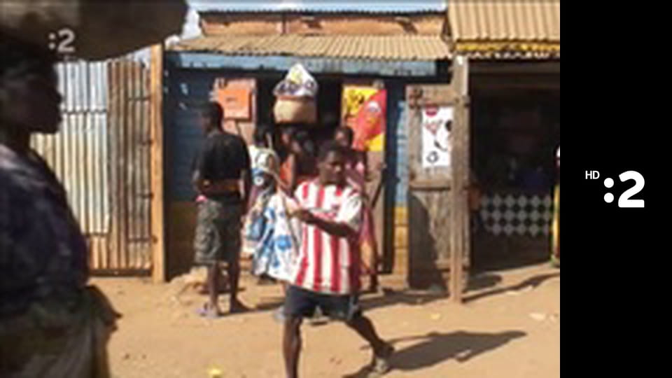 Dokument veľký E5 - Móric Beňovský žije!