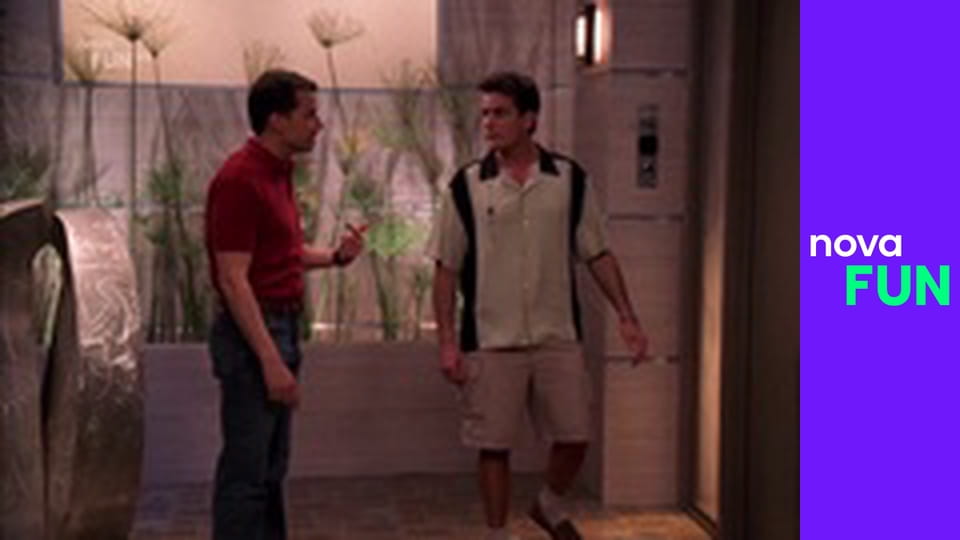 Dva a půl chlapa S2E24 - Nesmrdí to nějak divně