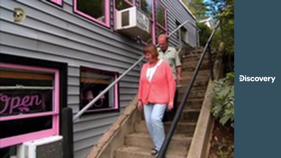 Lovci maličkých domů S3E9 - Pár umělců vybírá maličký dům