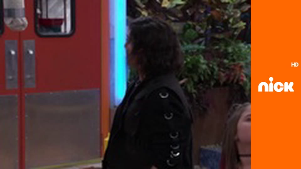 Т/с "Грізна сімейка: Під прикриттям", 2 сезон, 6 с. "Жорстоке літо".