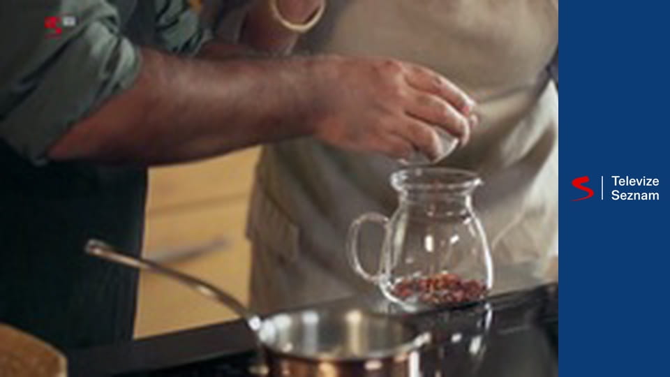 Ve dvou se to lépe vaří (recepty) E26 - Pečený králík se šípkovou omáčkou a glazovanou mrkví