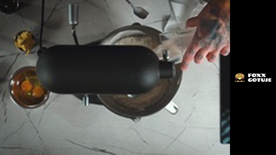 KURTOSZ KOŁACZ W DOMU