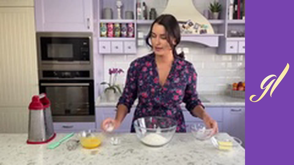 Cupcakes, pies, rolls and tarts with various fillings. Episode 15