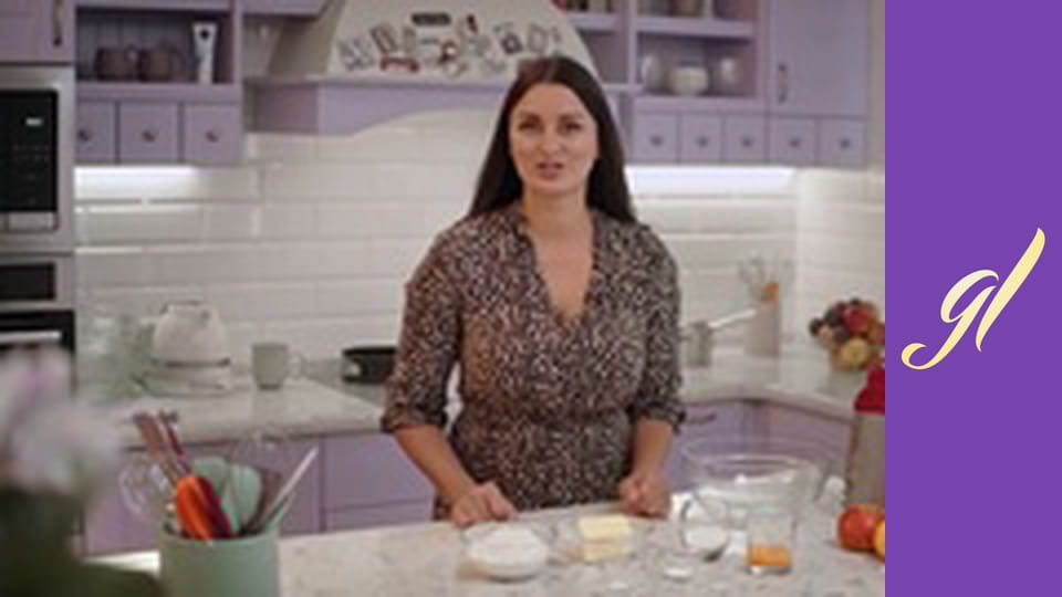 Cupcakes, pies, rolls and tarts with various fillings. Episode 17