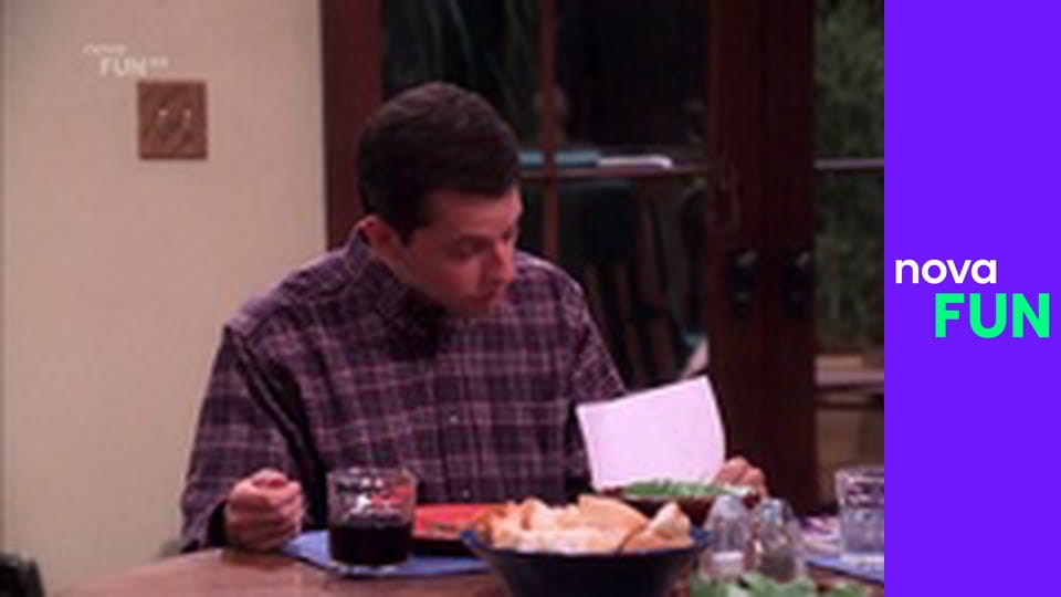 Dva a půl chlapa S2E10 - Losos pod svetrem