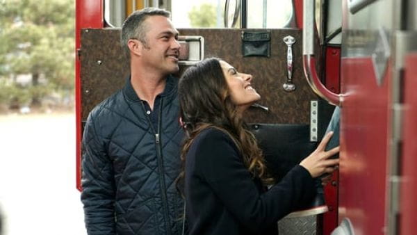 Пожежники Чикаго (2012) - 6 сезон 21 серія