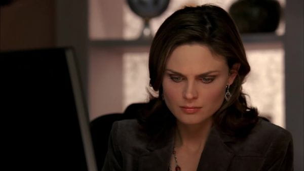 Bones (2005) – 2 season 19 episode