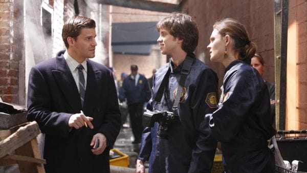 Bones (2005) - 1 season 12 episode