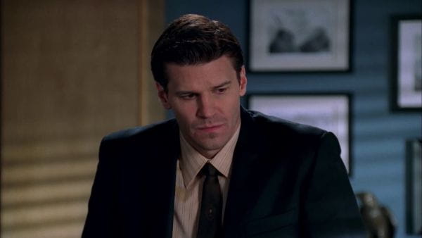 Bones (2005) – 1 season 16 episode