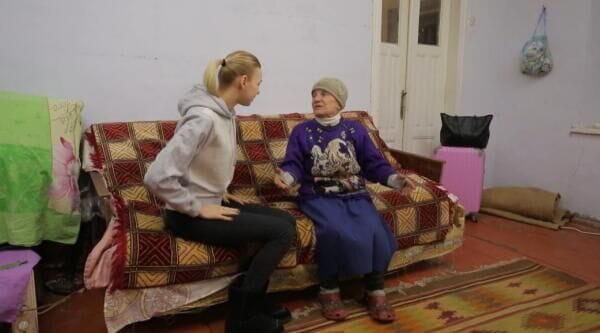 City Girl vs Country Girl (2014) - 6. season 6. series