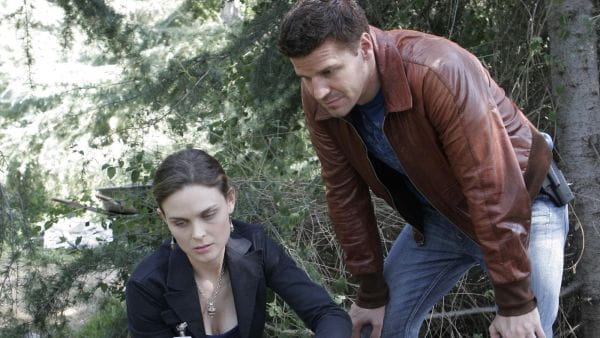 Bones (2005) – 2 season 4 episode