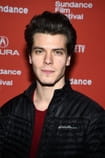 Films avec l'acteur Gus Halper - SWEET.TV Films avec l'acteur Gus Halper