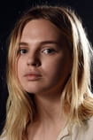 Filmai su aktoriumi Odessa Young - SWEET.TV Filmai su aktoriumi Odessa Young