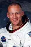 Filmai su aktoriumi Buzz Aldrin - SWEET.TV Filmai su aktoriumi Buzz Aldrin