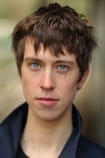 Filma me aktorin Angus Imrie - SWEET.TV Filma me aktorin Angus Imrie