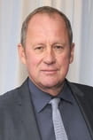 Filma me aktorin Peter Firth - SWEET.TV Filma me aktorin Peter Firth