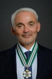 Filmai su aktoriumi Frank Giustra - SWEET.TV Filmai su aktoriumi Frank Giustra
