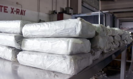 Поймать контрабандиста: операция в тропиках S1E5 - Полная лодка добычи Поймать контрабандиста: операция в тропиках S1E5 - Полная лодка добычи