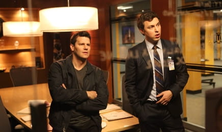 Кости S8E23 - Печаль и патогенез