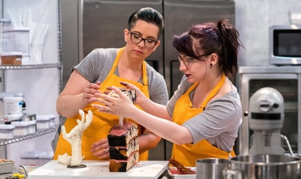 Битва тортов на Хэллоуин S1E3 - Свадьба монстров Битва тортов на Хэллоуин S1E3 - Свадьба монстров