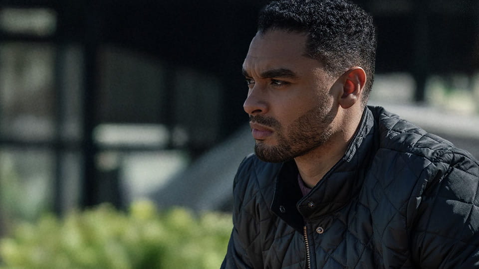 Παρακολούθησε Black Bag online