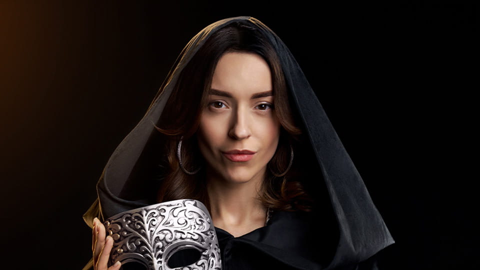 Gledajte The Traitors onlajn