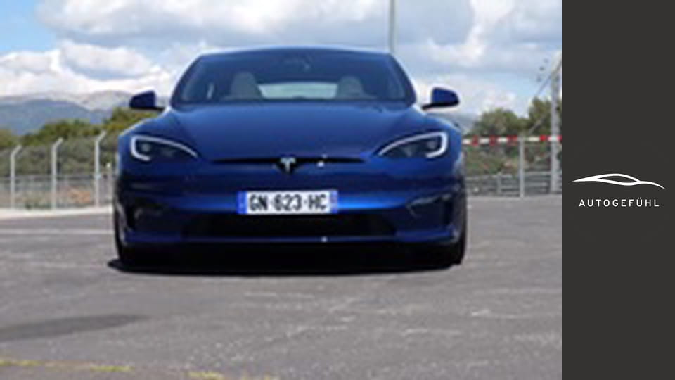 The Tesla Model S plaid track pack with racetrack and drag strip! REVIEW