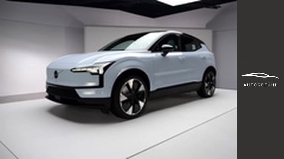 The new electric Volvo EX30 is the smallest but quickest Volvo SUV!