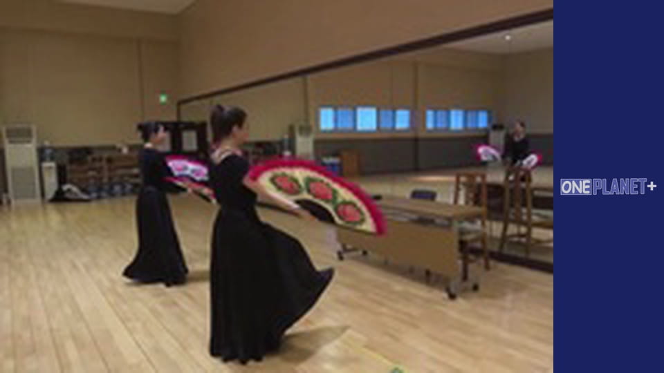 In the rhythm of the dance around the world. Season 1 - Episode 3