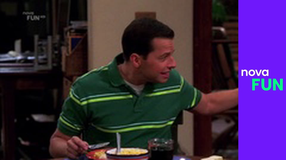 Dva a půl chlapa S4E14 - Nová sousedka