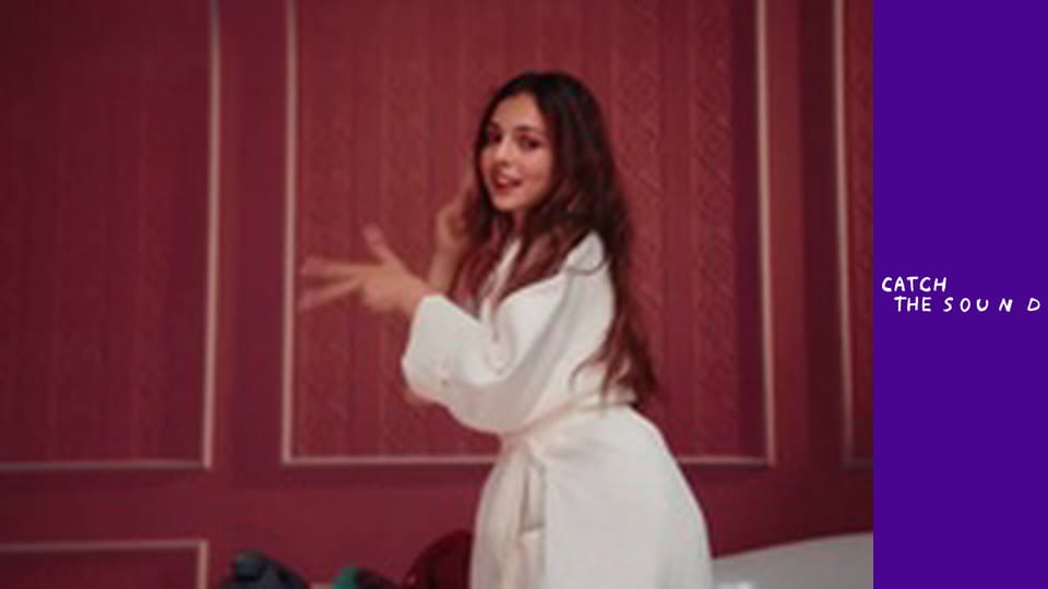 NICOLE — Тільки дівчата в чаті