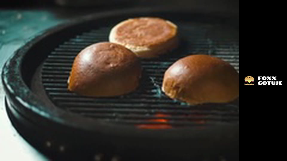 Kanapka Z Wielorybem VS Kanapka Z Dzikiem - Pulled Whale VS Pulled Wild Hog