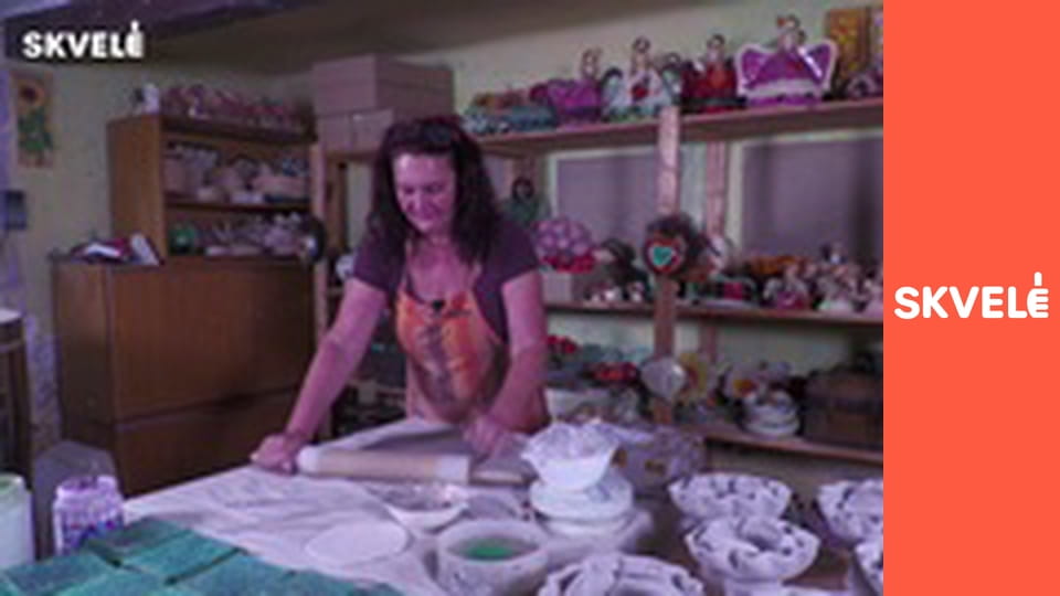 V Rukách vyrobené - Výroba keramického kvietku